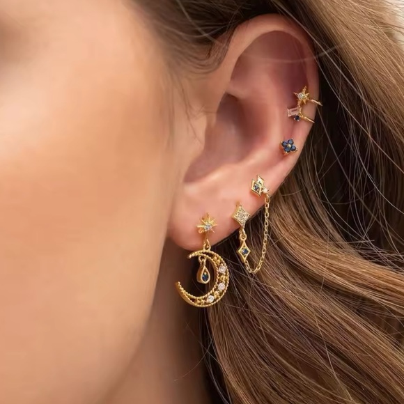 🔥4 For $25🔥 New Vintage Exquisite Moon Star Zircon Earring Set - Picture 2 of 3